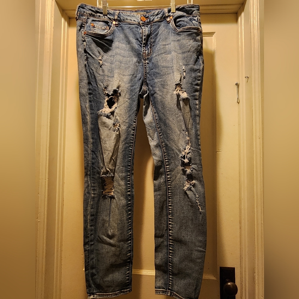 Refuge Womens Jeans. Size 16.